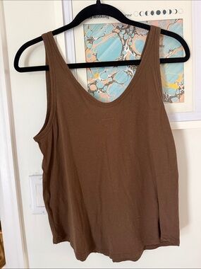Everlane tank top